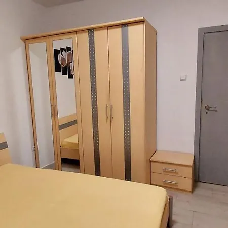 2- New In Center Апартамент *